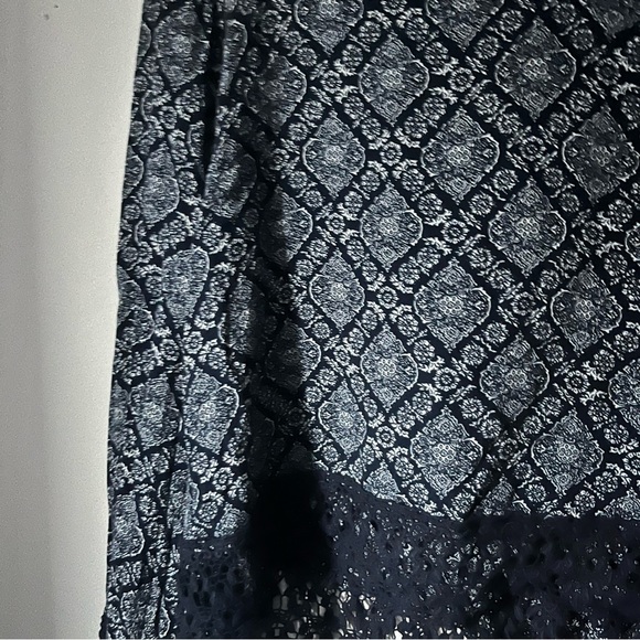 Cali Long-Sleeve Top w/ Textured Knit Hem - Picture 3 of 6